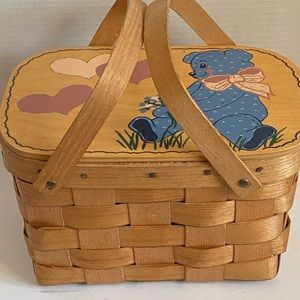 Vintage Putney, Vermont Basketville Painted Bear Basket 12” X 7.5”